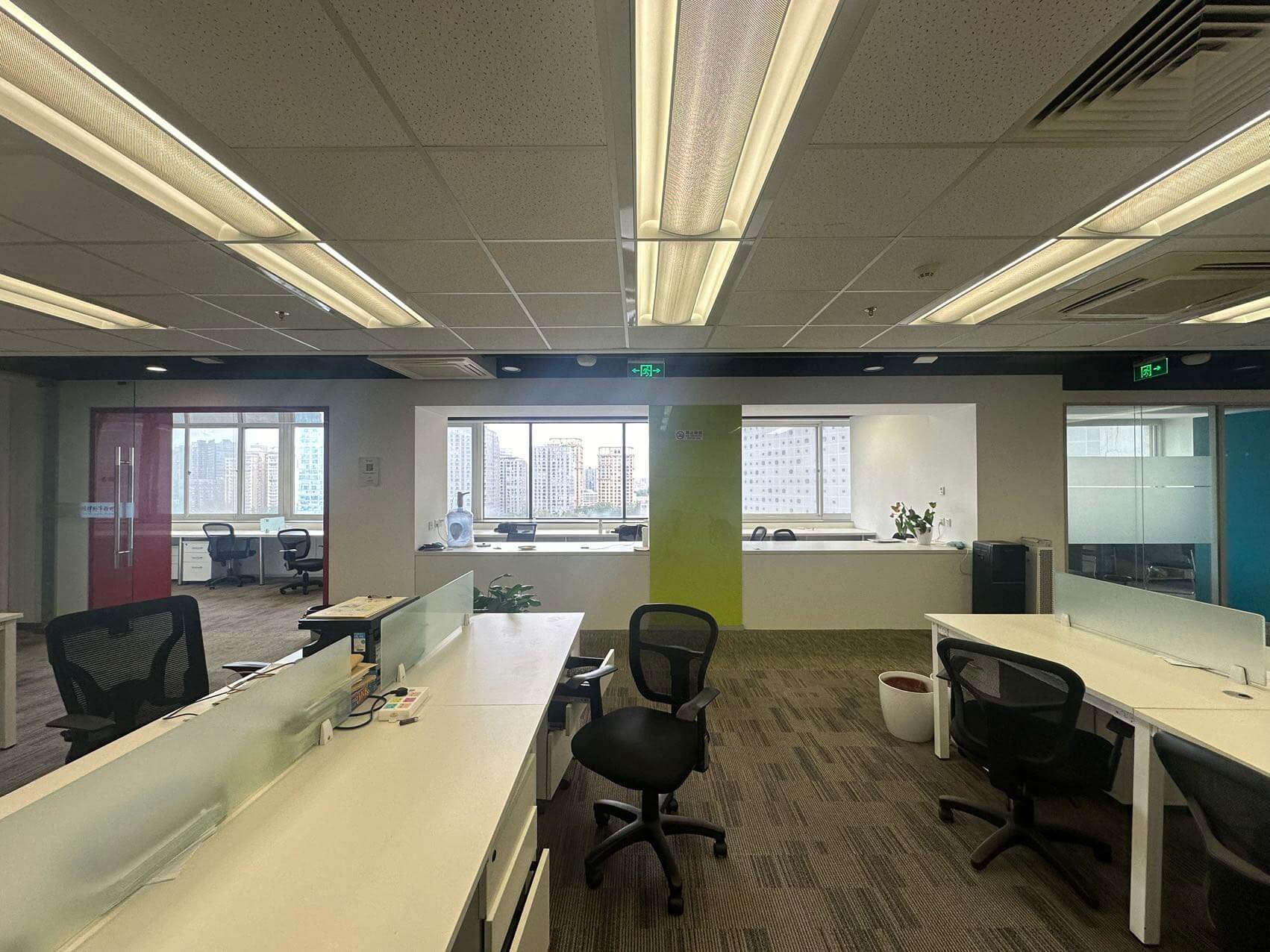 京信大厦      1088平米办公室 